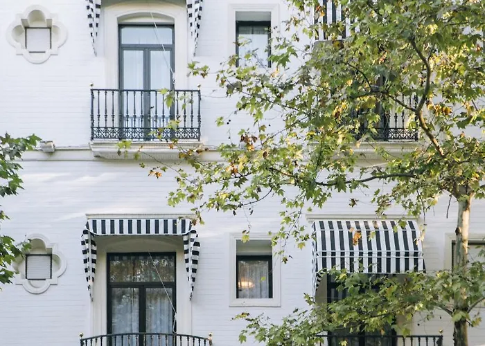 Petit Palace Puerta De TrianaAlbergo